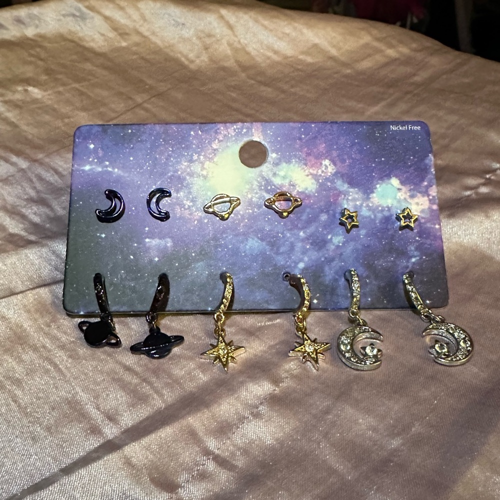 NWT- Celestial Themed Earrings- 🌟Star🌟, 🌙Moon🌙 & 🪐Planet🪐